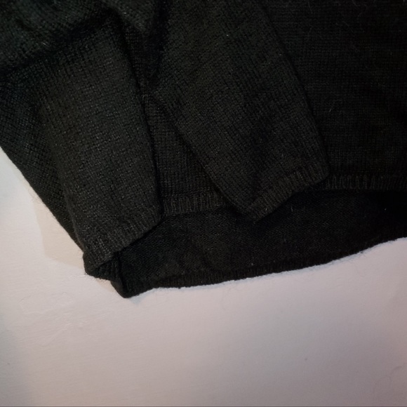 Victoria's Secret Black Made You Look Cropped Knit Sweater | Size L - Picture 5 of 10